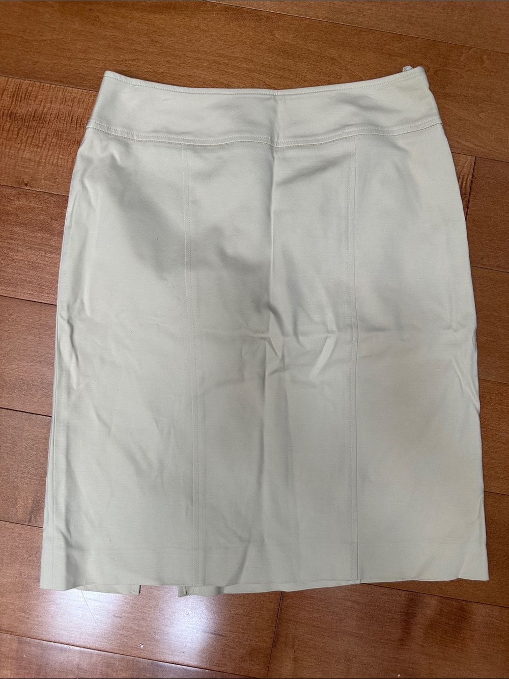Talbots Classic Cream Pencil Skirt - Stylish Women's Workwear